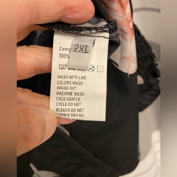 Stylish Dress Blouse - Picture 5 of 8